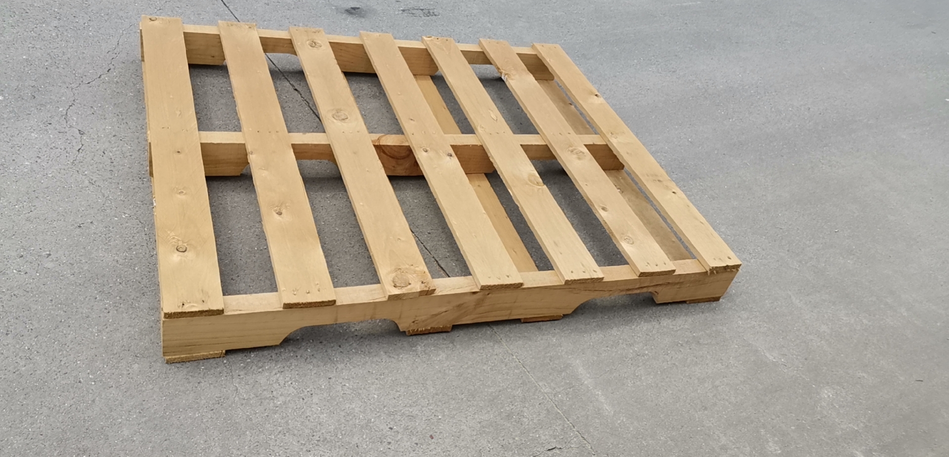 武昌根据材质选择木托盘